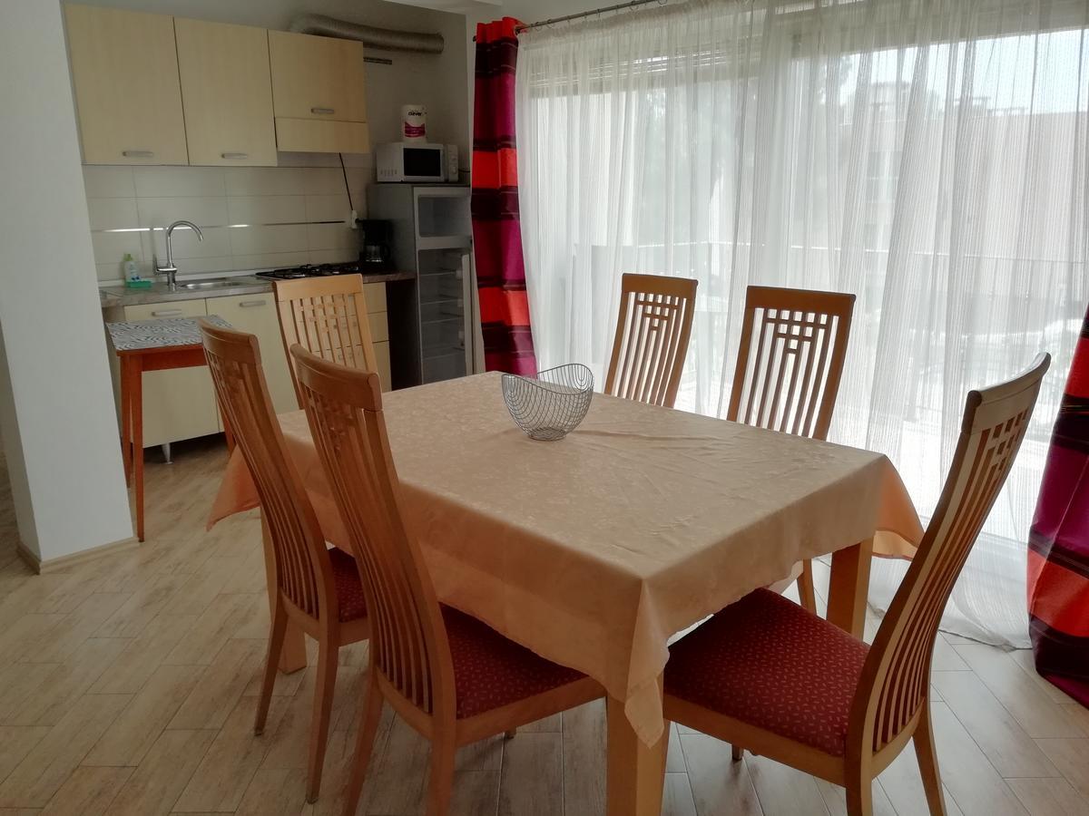 Apartment Greta,50 Meters To The Beach Banjole Exterior foto
